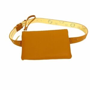 Stone Mountain NWOT Leather Tan Fanny Pack Cutout Embellished Belt